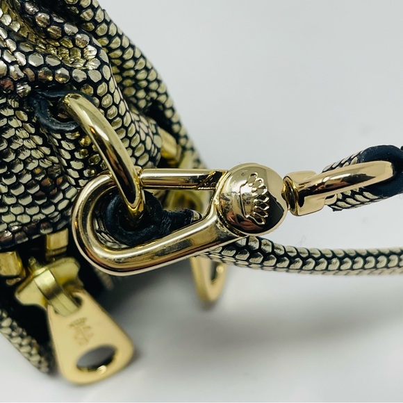 Juicy Couture Gold Wristlet Vegan Leather - Picture 8 of 16